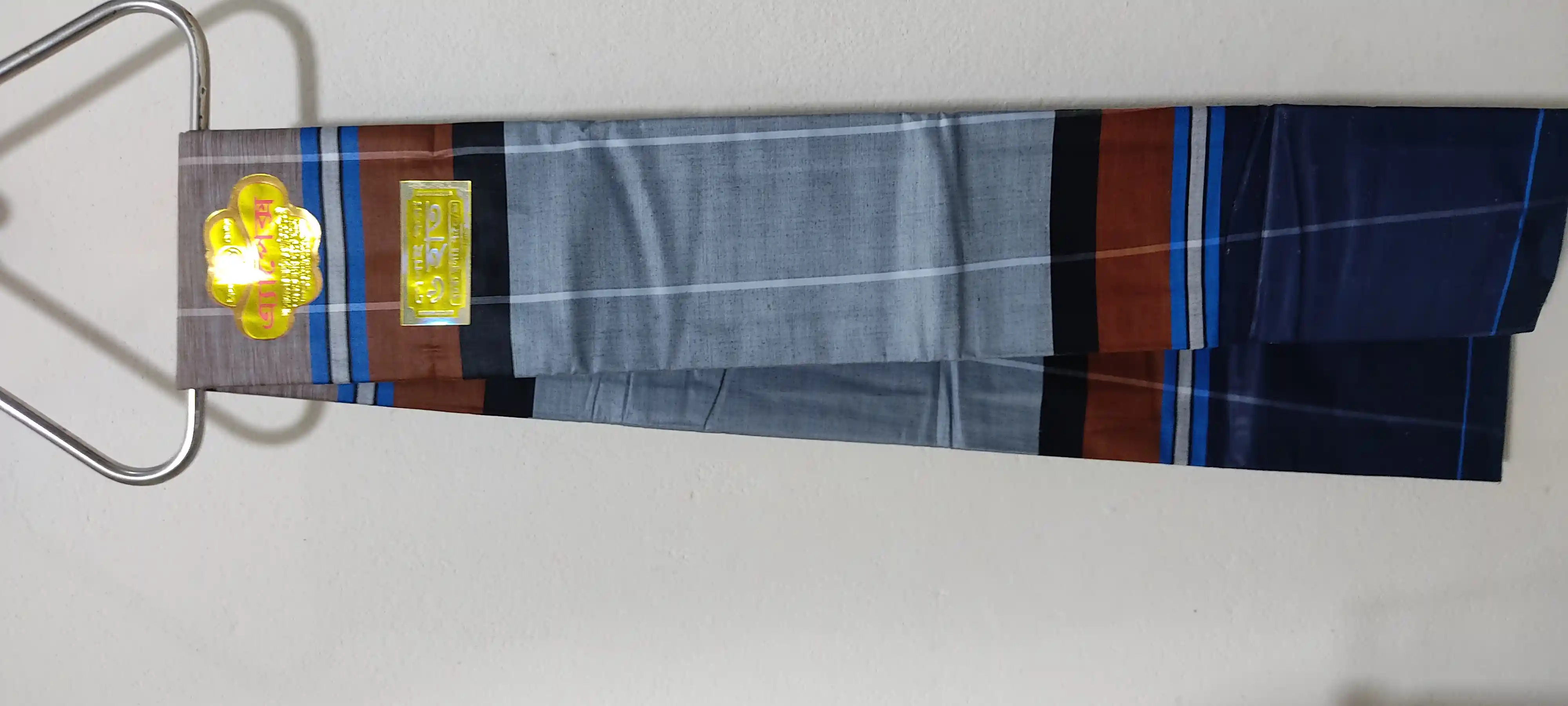 টিস্যু লুঙ্গি,  ৬ হাত রং পাকা সেলাই করা